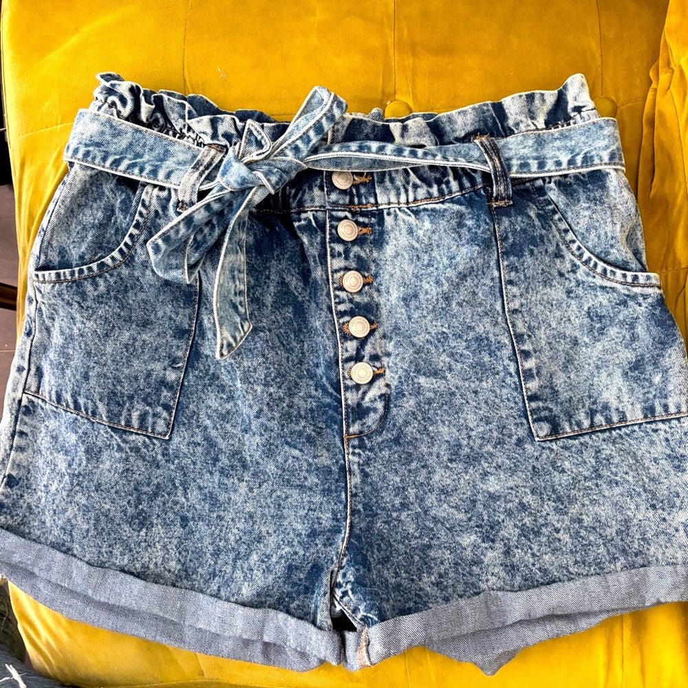 Aero Acid Wash Paperbag Shorts, Size Women's XL